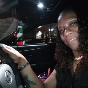 Meet your Posher, Regina